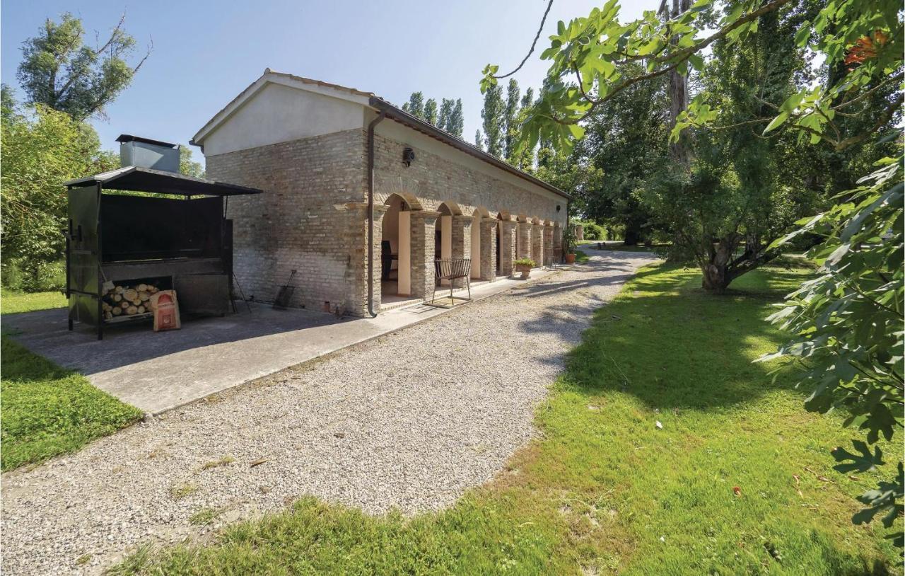 2 Bedroom Awesome Home In Taglio Di Po Ro ポルト・ヴィーロ エクステリア 写真