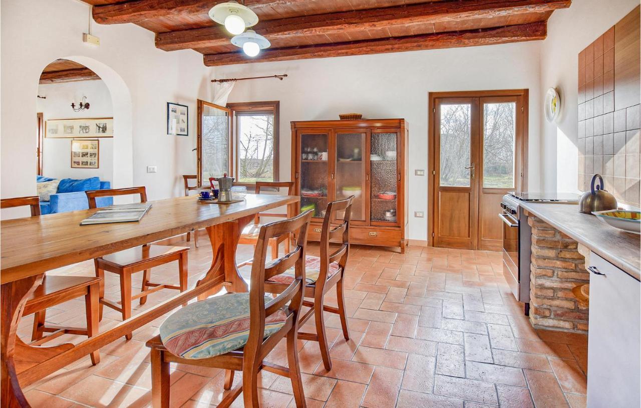 2 Bedroom Awesome Home In Taglio Di Po Ro ポルト・ヴィーロ エクステリア 写真