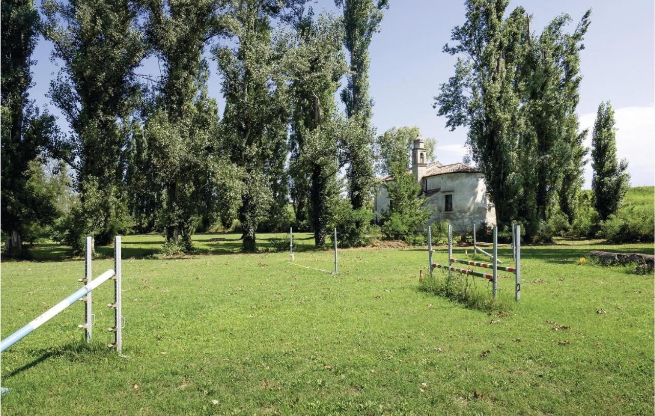 2 Bedroom Awesome Home In Taglio Di Po Ro ポルト・ヴィーロ エクステリア 写真