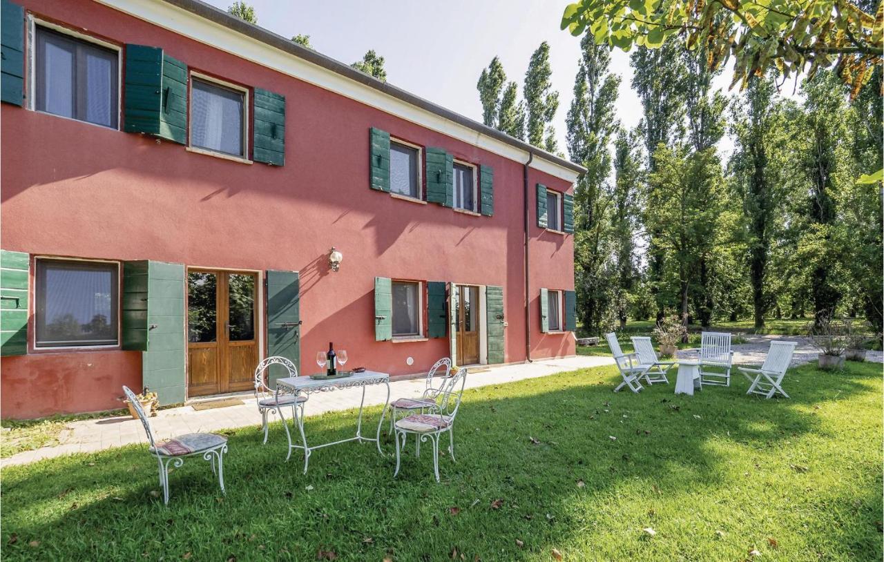 2 Bedroom Awesome Home In Taglio Di Po Ro ポルト・ヴィーロ エクステリア 写真
