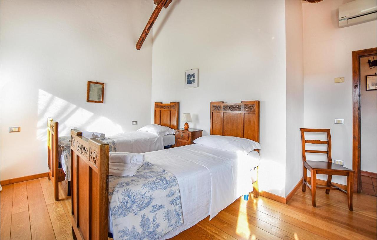 2 Bedroom Awesome Home In Taglio Di Po Ro ポルト・ヴィーロ エクステリア 写真